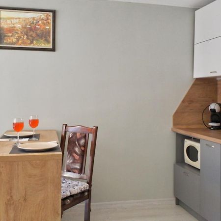 Cozy Studio Near The Park With Huge Verandah. Veliko Tarnovo Kültér fotó